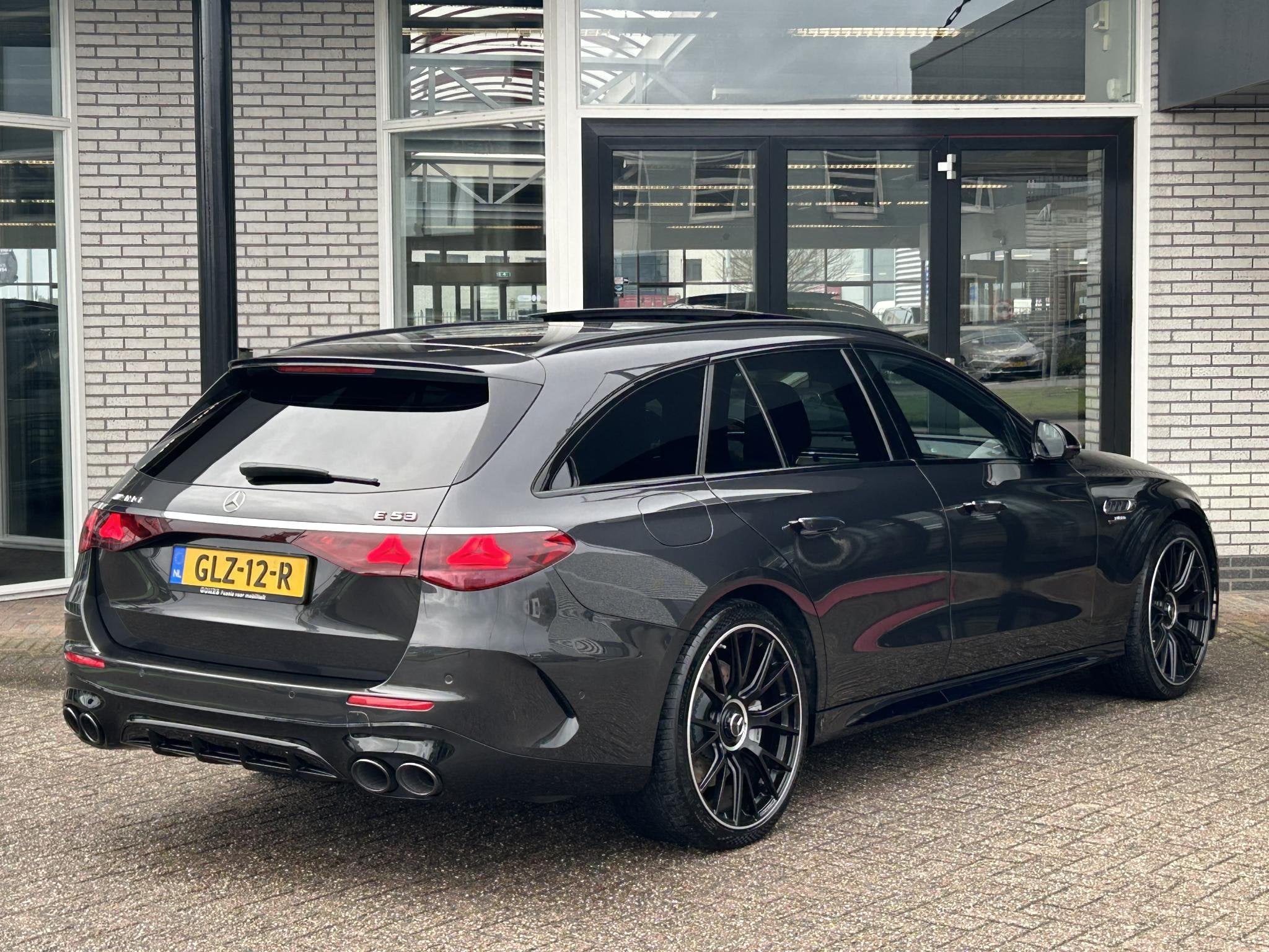 Mercedes-Benz E-klasse Estate AMG 53 4MATIC+ Night Edition |, Auto's, Automaat, Stof, Gebruikt, 21 kWh