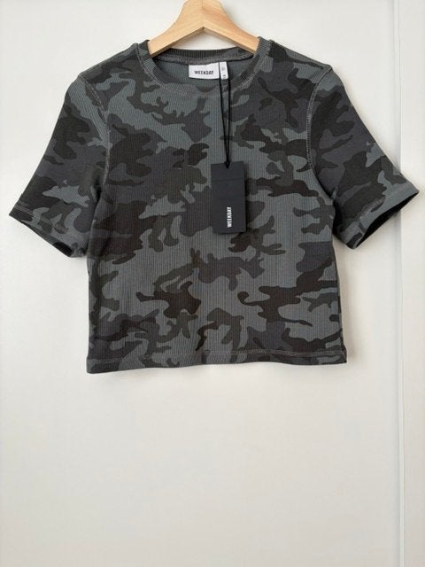 Weekday nieuwe T-Shirt maat M, Maat 38/40 (M), Nieuw, Weekday, Korte mouw