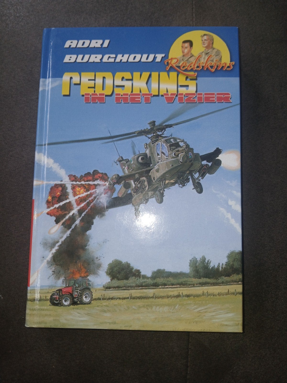 Adri Burghout - Redskins in het vizier, Boeken, Ophalen of Verzenden, Zo goed als nieuw, Adri Burghout