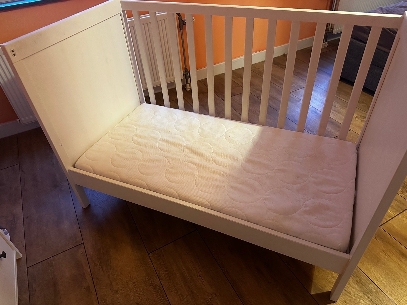Ledikant Ikea Sundvik met matras, Ophalen, 140 tot 160 cm, Zo goed als nieuw, Matras
