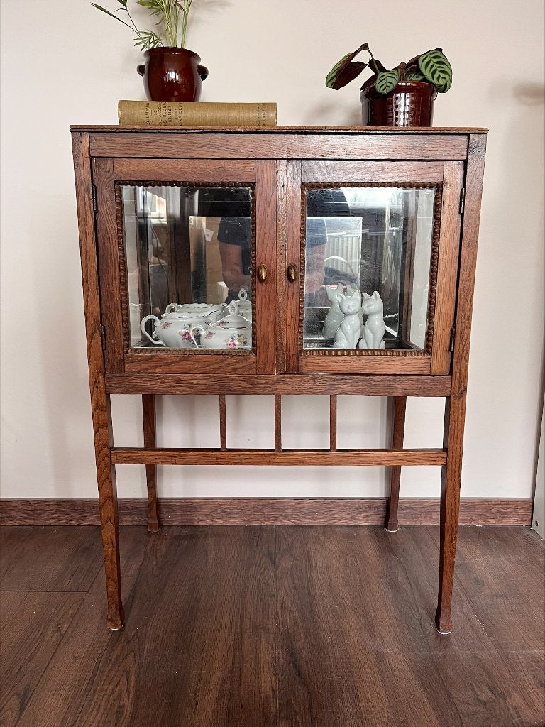 Vintage vitrinekast/theekastje met glas, Huis en Inrichting, Gebruikt, Eikenhout, 50 tot 100 cm, Minder dan 100 cm