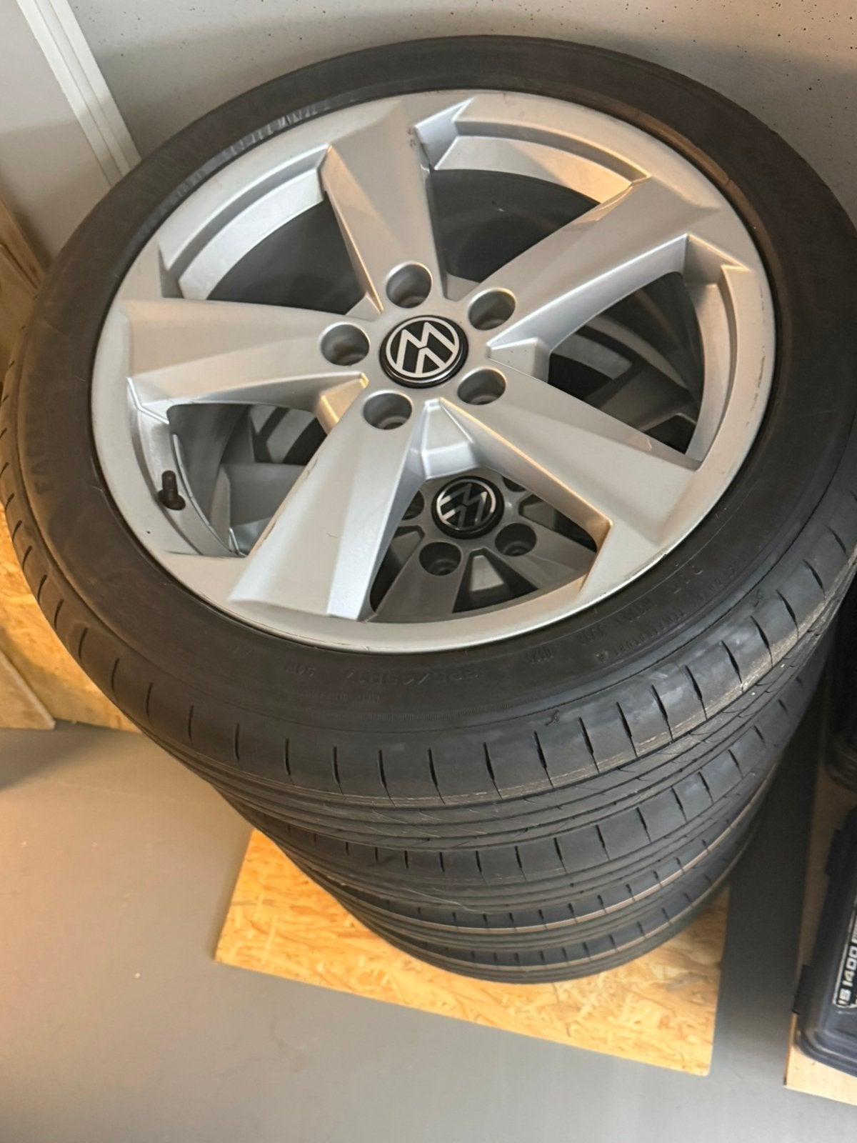 Audi velgen+ banden 17 inch | 4X, Ophalen, 215 mm, Velg(en), Nieuw