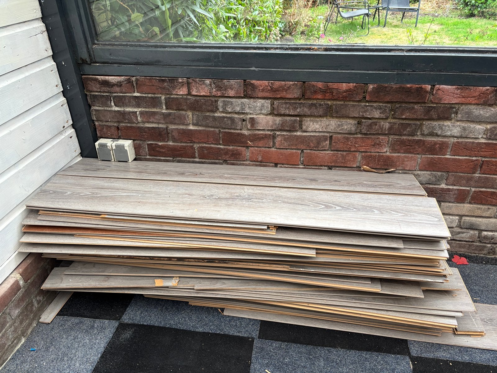 Gratis af te halen grijs klik laminaat, Ophalen, 25 tot 50 mm, Zo goed als nieuw, Plank