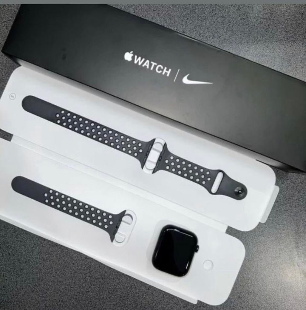 Apple watch SE, Sieraden, Tassen en Uiterlijk, Smartwatches, Ophalen of Verzenden, Zo goed als nieuw, Zwart, IOS