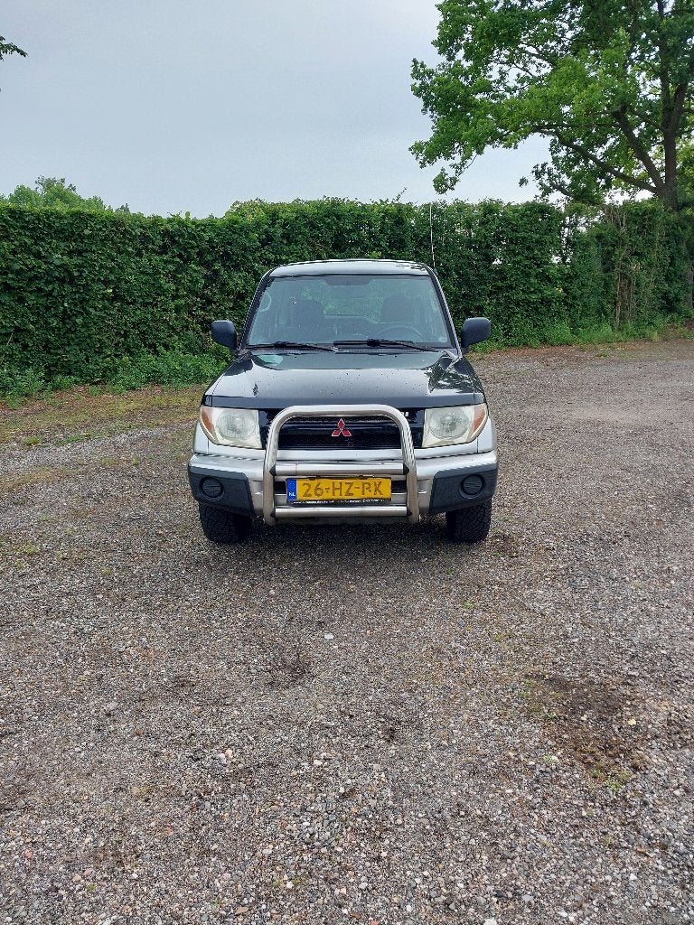 Mitsubishi Pajero 2.0 GDI 3DRS 2002 Grijs, Auto's, Mitsubishi, 680 kg, 4 cilinders, 129 pk, 4 stoelen