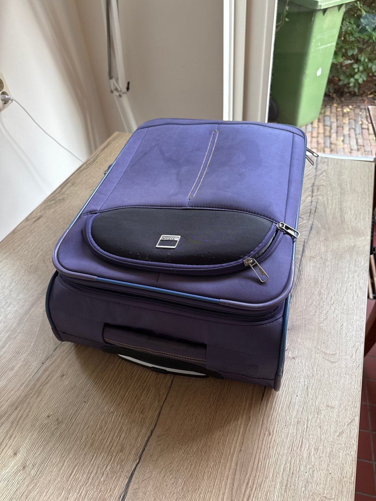 Paarse handbagage koffer met wieltjes en uitschuifbare handg, Ophalen, 40 tot 60 cm, 30 cm of meer, Gebruikt