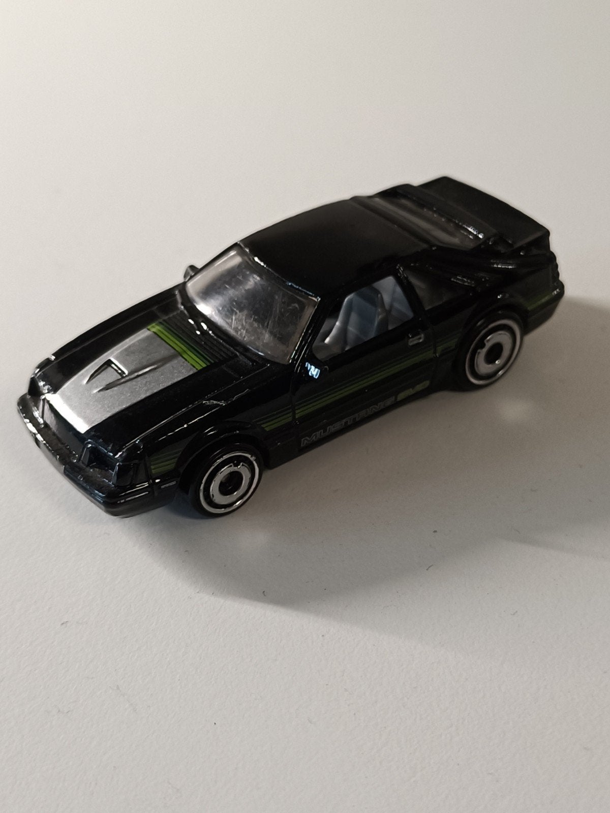Hot Wheels '84 Mustang SVO - Zwart met Groene Strepen, Ophalen of Verzenden, Zo goed als nieuw