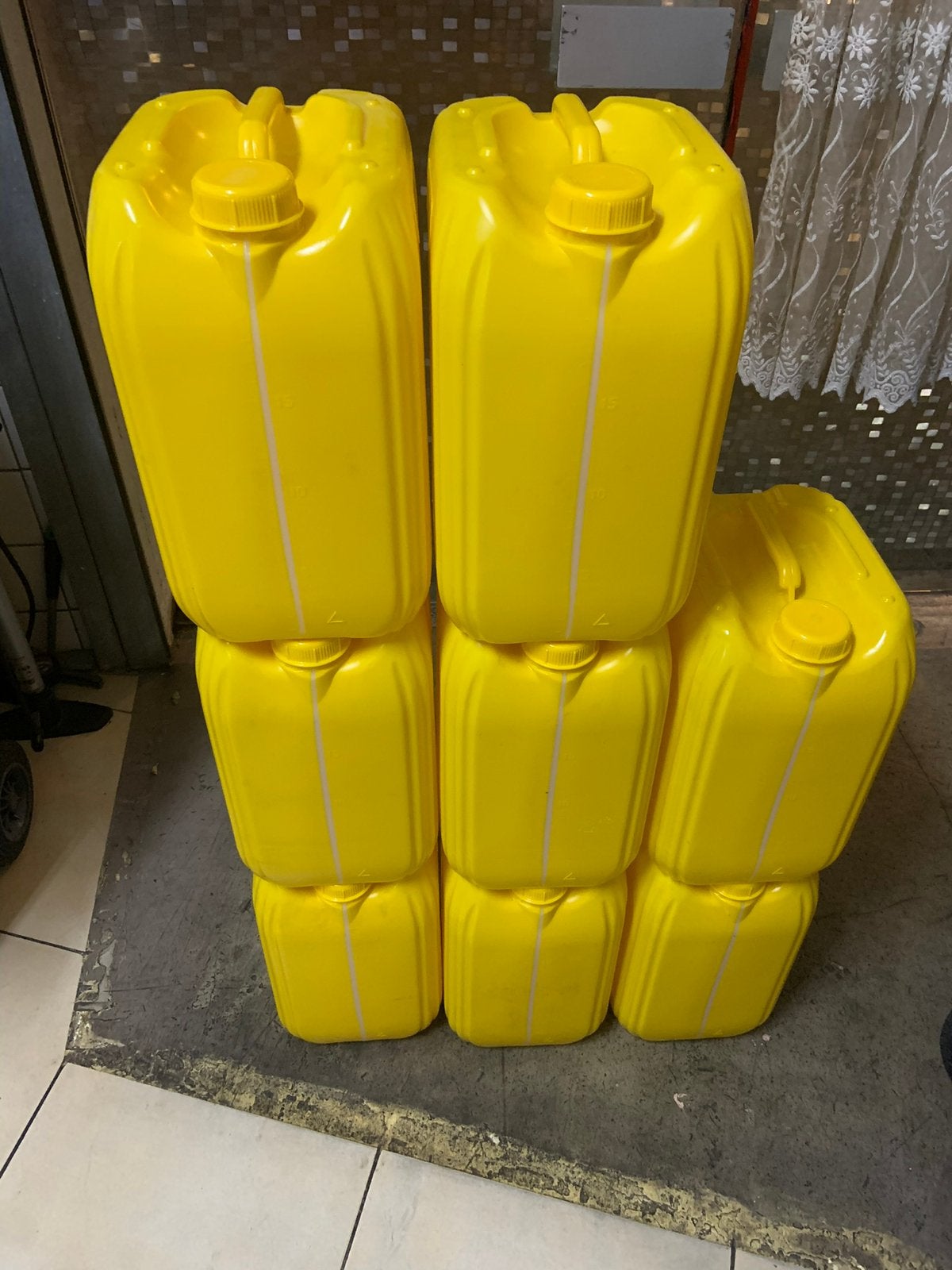 20L jerrycans met zichstreep, 150 liter of meer, Ophalen, Zo goed als nieuw