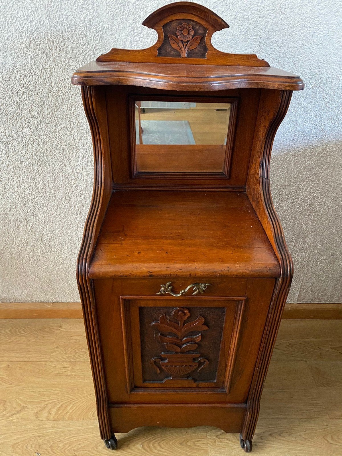 Ant. Victoriaanse kolenkit kastje, Ophalen