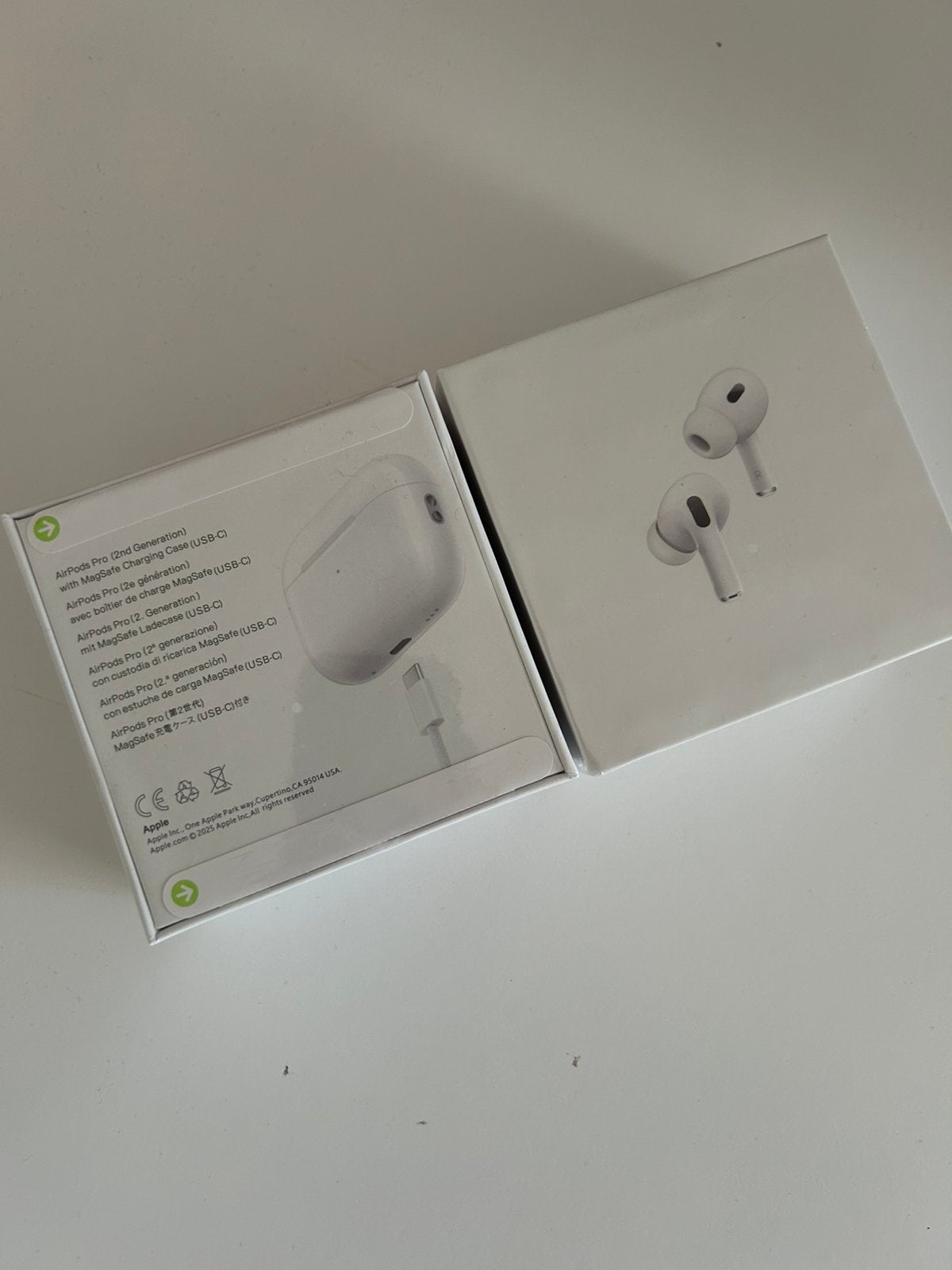Airpods Pro 2 geseald nieuw, Ophalen, Zo goed als nieuw