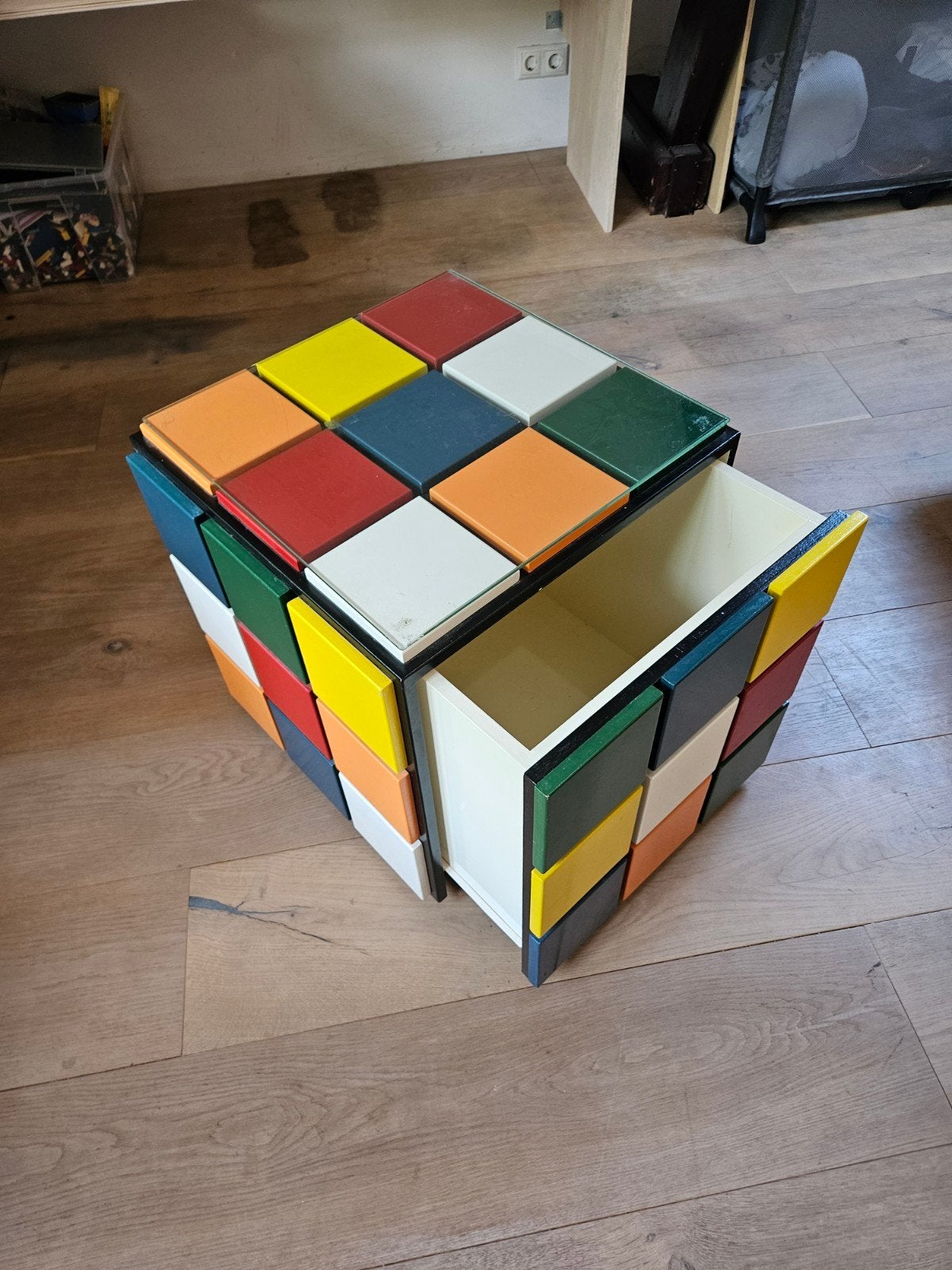Rubiks Kubus Salontafel met Opbergruimte, Vierkant, 55 tot 75 cm, Zo goed als nieuw, Retro, Speels, Modern
