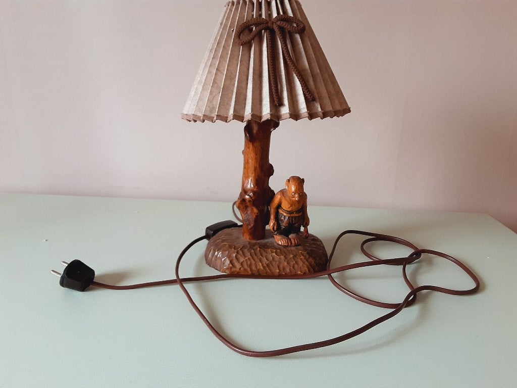 Echt uniek antieke tafellamp met hout sculptuur 1956, Ophalen