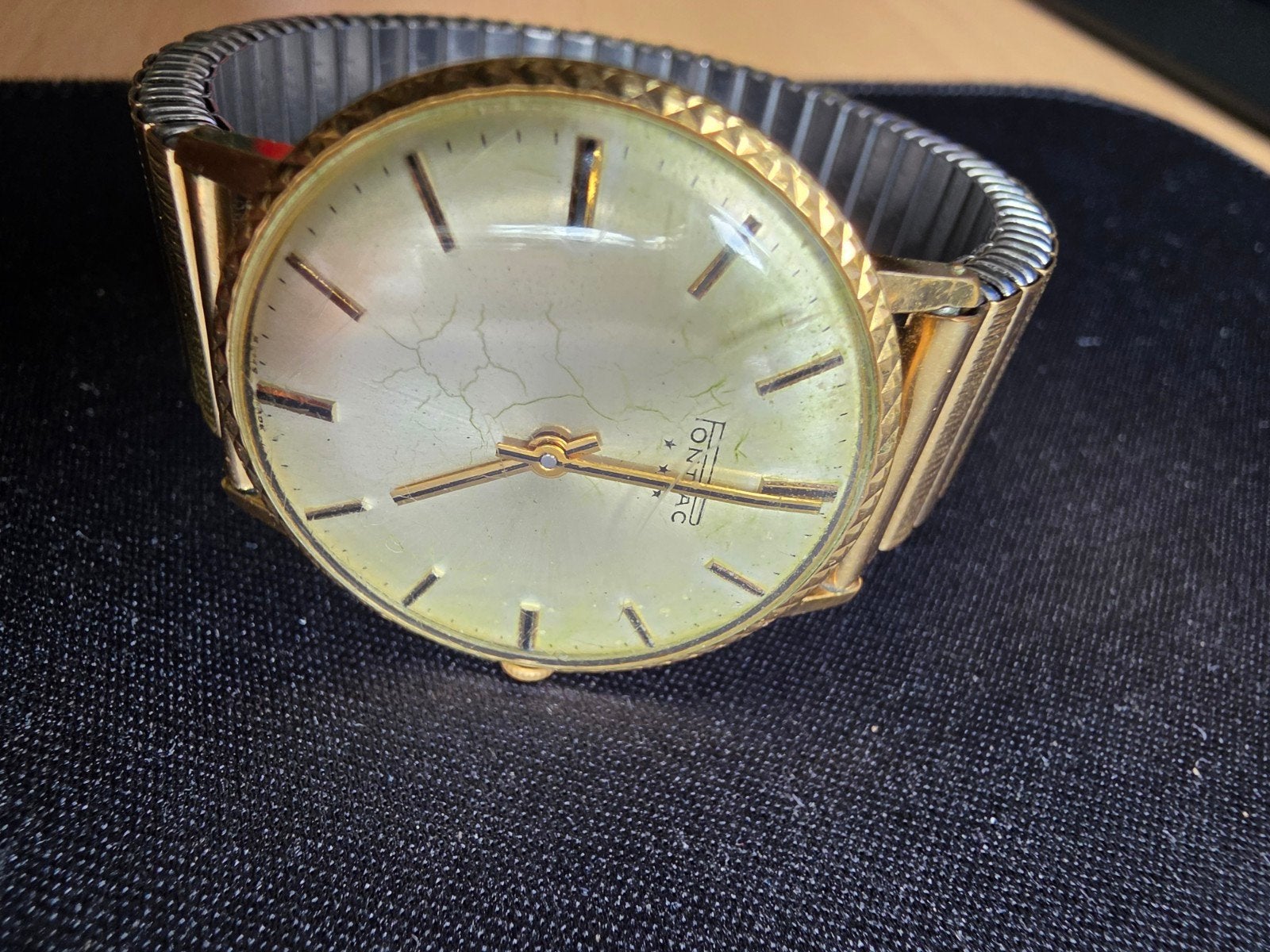 Vintage Pontiac horloge met vergulde kast en rekband, Overige materialen, Polshorloge, 1960 of later, Verguld