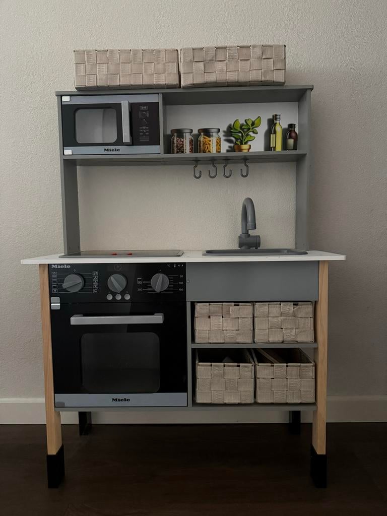 Miele Speelkeuken met verlichting en accessoires, Ophalen, Zo goed als nieuw, Hout, Speelkeuken