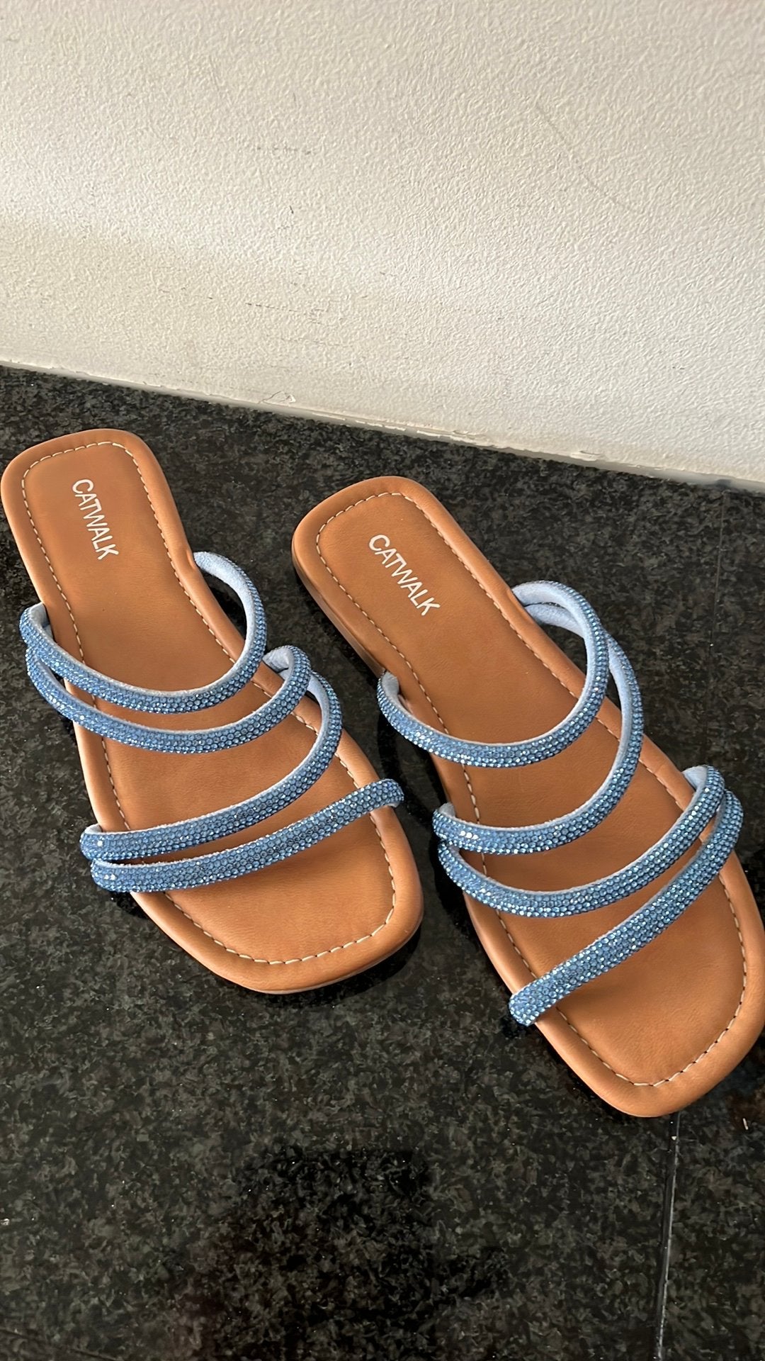 SCHATTIGE BLAUWE SLIPPERTJES, Kleding | Dames, Ophalen of Verzenden, Zo goed als nieuw, Blauw