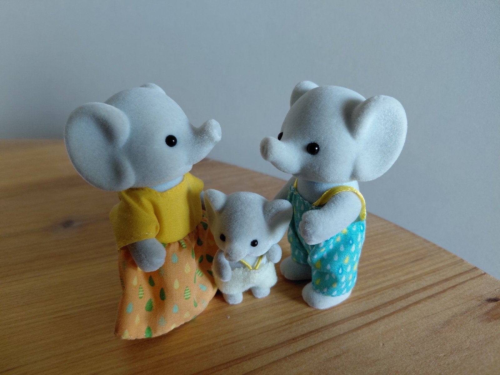 Sylvanian families olifant familie compleet, Verzamelen, Poppetjes en Figuurtjes, Ophalen of Verzenden, Gebruikt