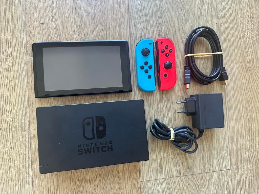 Nintendo Switch Blauw/Rood (zie omschrijving), Spelcomputers en Games, Spelcomputers | Nintendo Switch, Ophalen of Verzenden, Zo goed als nieuw