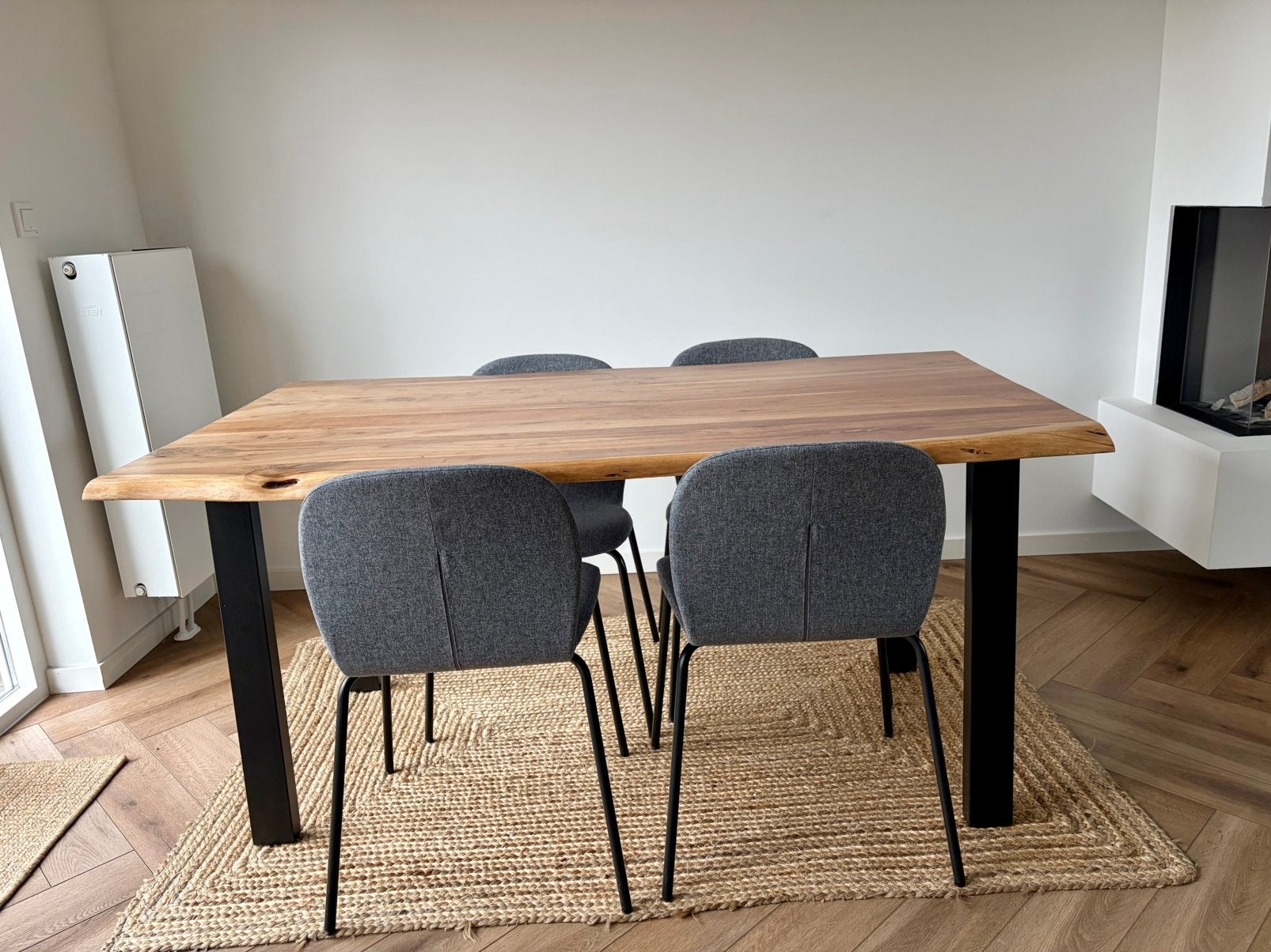 Acacia boomstam eettafel 160cm, Gebruikt, 150 tot 200 cm, Scandinavisch industrieel, Rechthoekig