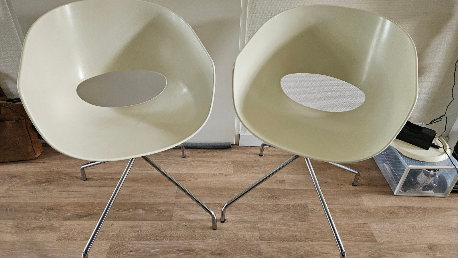 Witte Sintesi "Eye Spider" Italiaanse design stoelen, Ophalen, Gebruikt, Twee, Wit