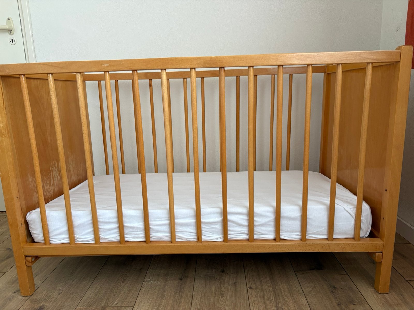 Babyledikant met verstelbare bodem, blank hout, vintage, Ophalen, Gebruikt, Minder dan 140 cm, Matras
