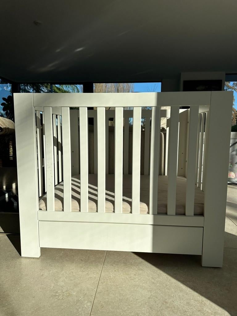 Alaska Kidsmill Box wit mat incl. lade en matras, Kinderen en Baby's, Boxen, Zo goed als nieuw, Rechthoekig, Boxkleed, Lade, Ophalen