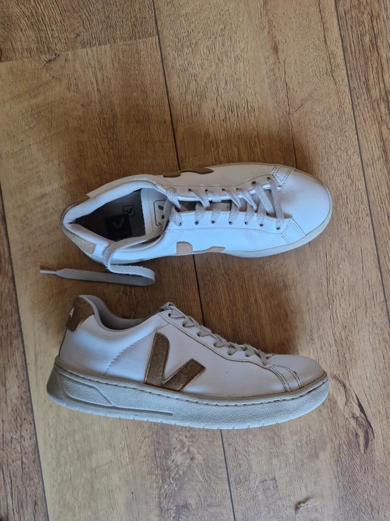 Veja wit/bruin maat 37, Kleding | Dames, Schoenen, Bruin, Veja, Ophalen of Verzenden, Sneakers of Gympen