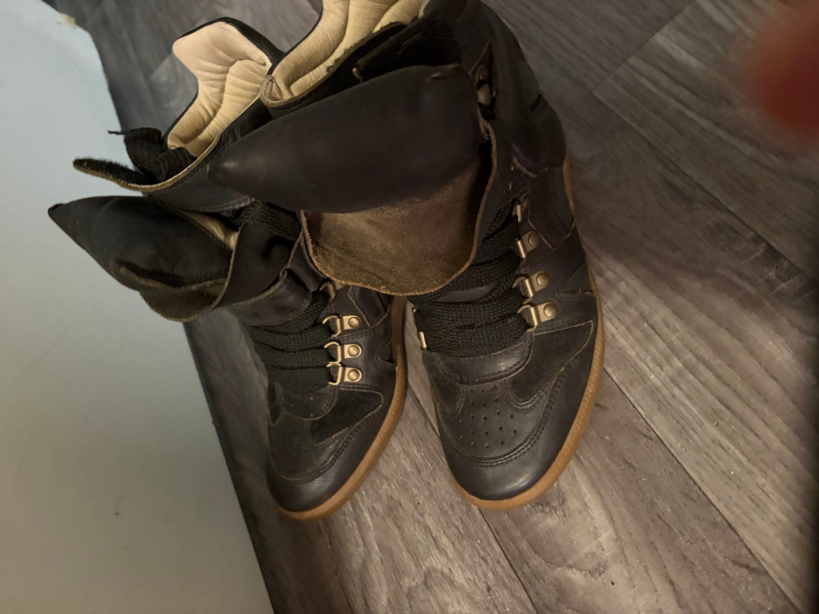 Isabel Marant schoenen - Zwarte sneakers met klittenband, Ophalen, Zwart, Zo goed als nieuw, Schoenen met hoge hakken