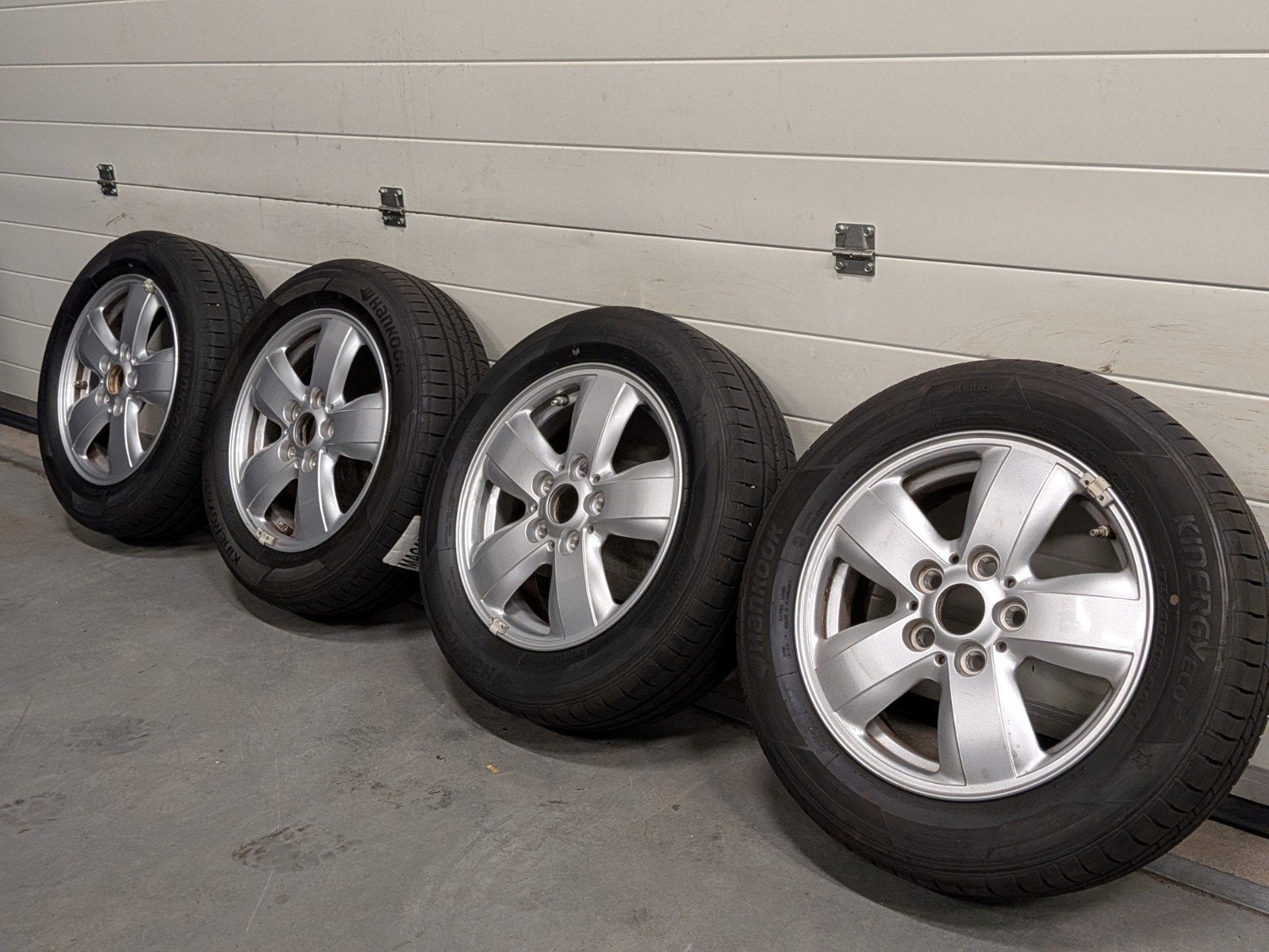 MINI F56 F55 F57 15 Inch Styling Heli Spoke 492 zomerbanden, Gebruikt, 15 inch, 175 mm, Banden en Velgen