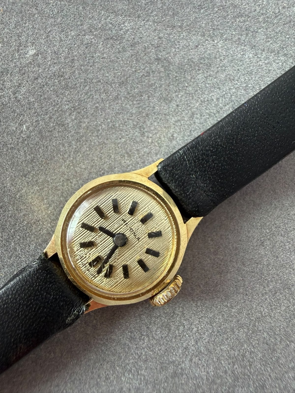 Vintage prisma  dameshorloge, 14k 585 met leren band, Overige merken, Polshorloge, Ophalen of Verzenden, Goud