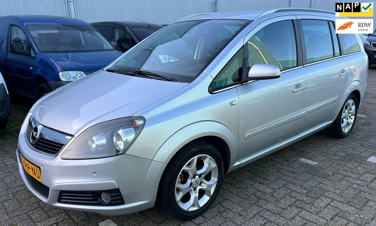 Opel Zafira BENZINE Cosmo AUTOMAAT, Gebruikt, Automatische klimaatregeling, 4 cilinders, 150 pk