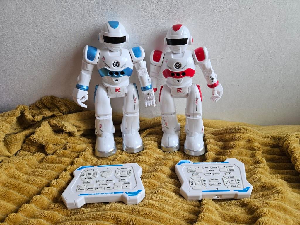 Twee leuke interactieve robots, Ophalen of Verzenden, Zo goed als nieuw, Poppenhuis
