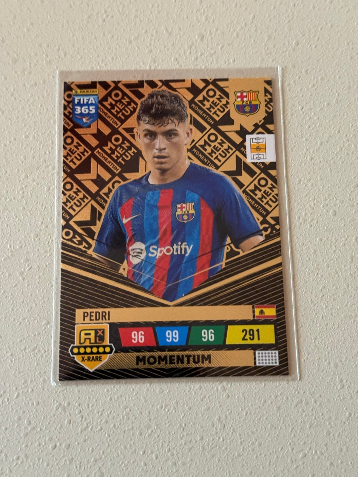 Panini FIFA 365 Momentum X-Rare Pedri kaart, Ophalen of Verzenden, Zo goed als nieuw, Buitenlandse clubs, Spelerskaart