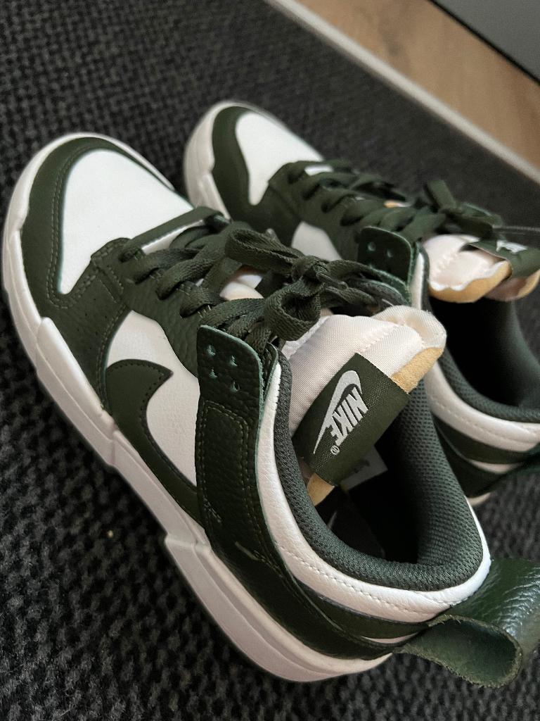 NIKE dunk Disrupt White/ Carbon green 38, Kleding | Dames, Schoenen, Nike, Ophalen of Verzenden, Groen, Sneakers of Gympen