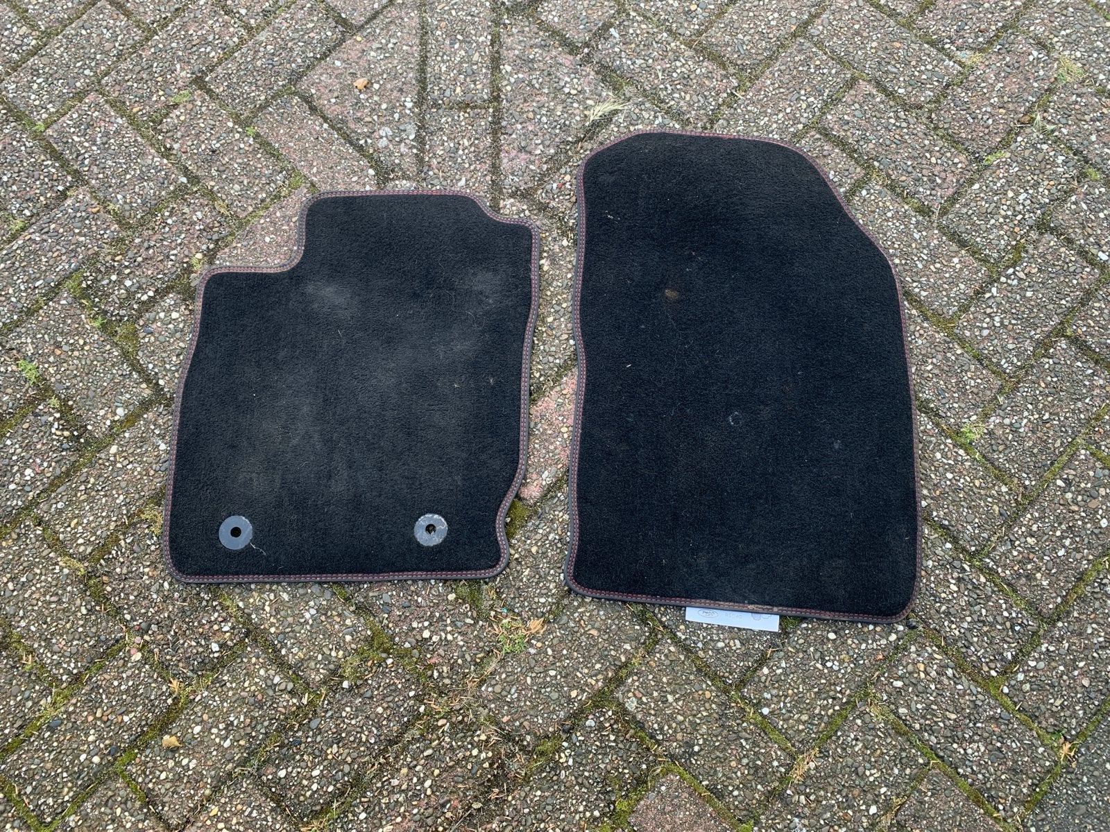 Ford Fiesta st met rood stiksel automatten (set van 2), Ophalen of Verzenden, Gebruikt