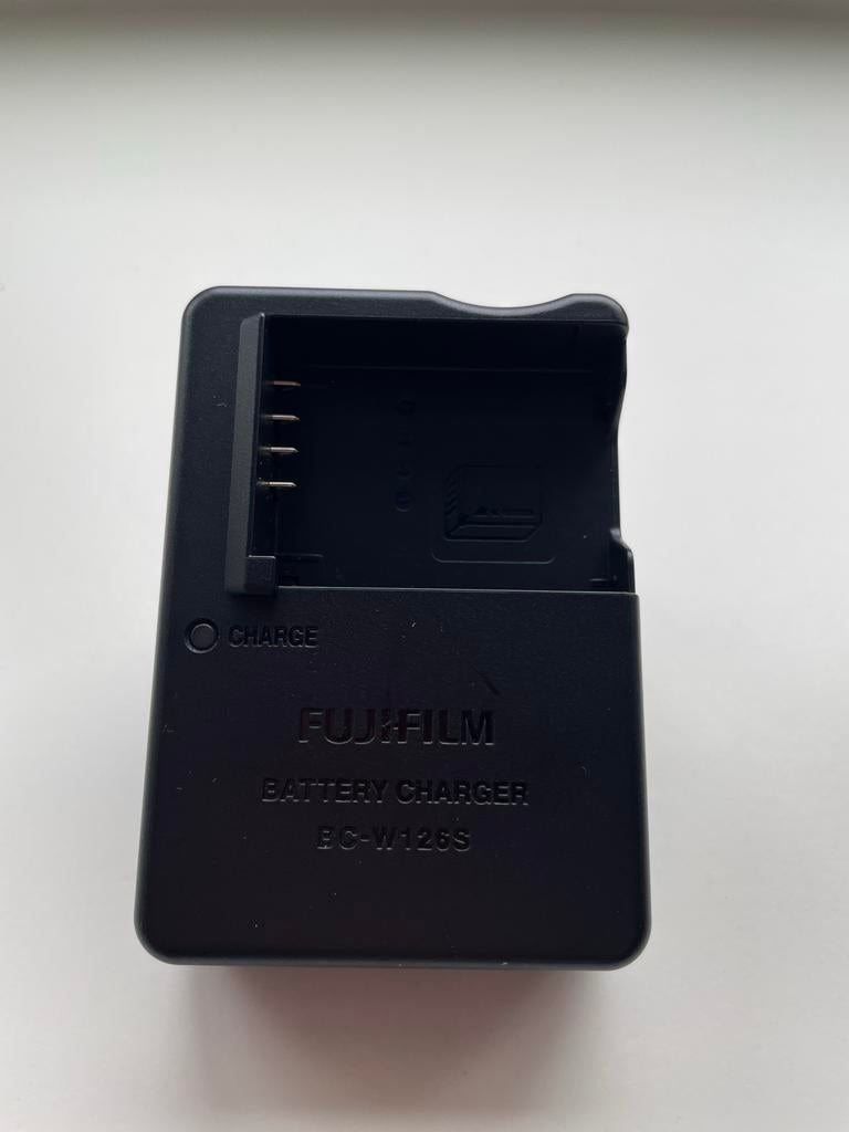 Fujifilm BC-W126S Batterijlader voor camera accu's, Ophalen of Verzenden, Zo goed als nieuw