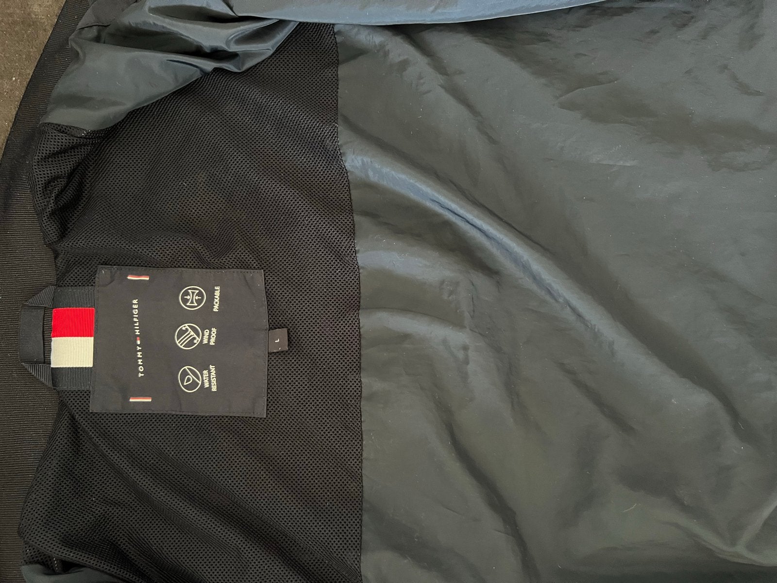 Tommy Hilfiger Bomberjack - Winddicht & Waterafstotend, Ophalen of Verzenden, Zo goed als nieuw, Maat 52/54 (L), Blauw