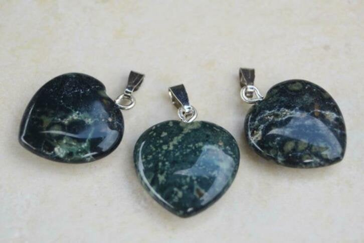 Elderiet hartje hangers, Verzamelen, Mineralen en Fossielen, Mineraal, Ophalen of Verzenden
