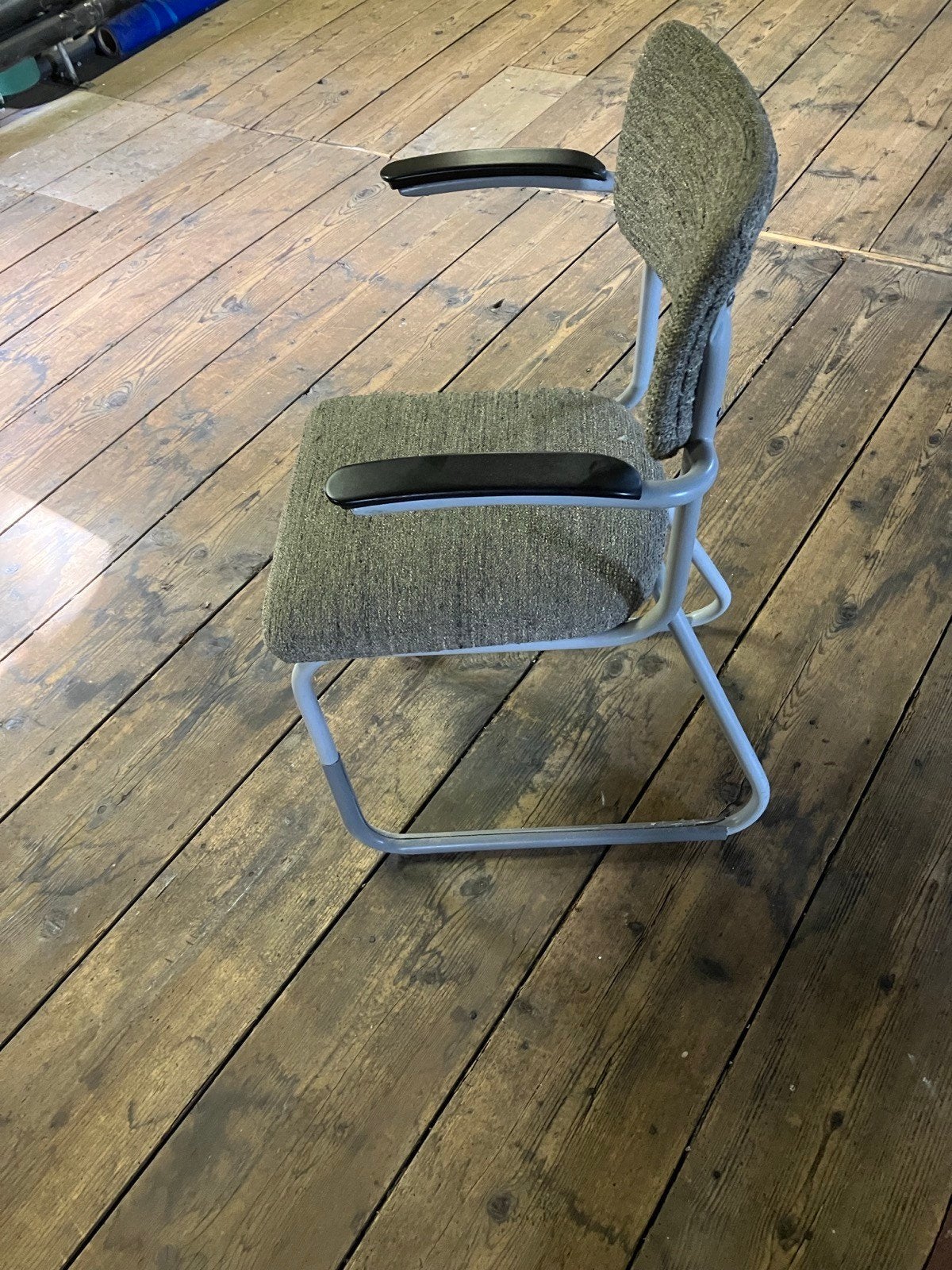 Vintage Ahrend stoel, Ophalen, Gebruikt, Grijs, Eén