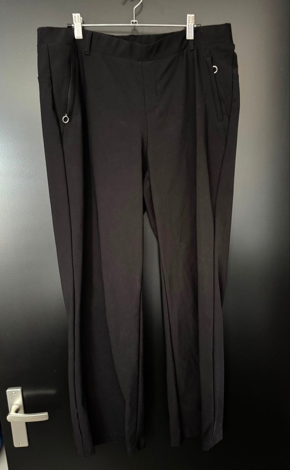 Zwarte broek met wijde pijpen dreamstar, Zwart, Maat 42/44 (L), Ophalen of Verzenden, Zo goed als nieuw