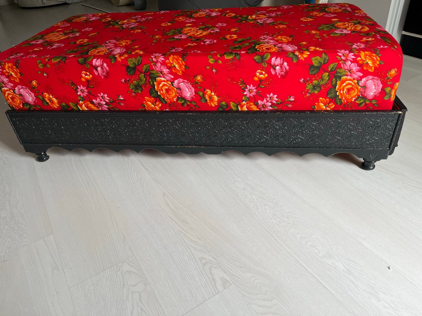 Authentiek Marokkaans bankje met kleurrijke bekleding, Ophalen, Gebruikt, Minder dan 75 cm, Tweepersoons