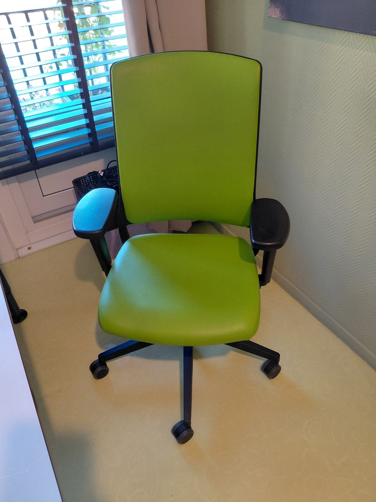 Bureau 120x80 cm met bureaustoel, Ophalen, Overige typen, In hoogte verstelbaar, Gebruikt