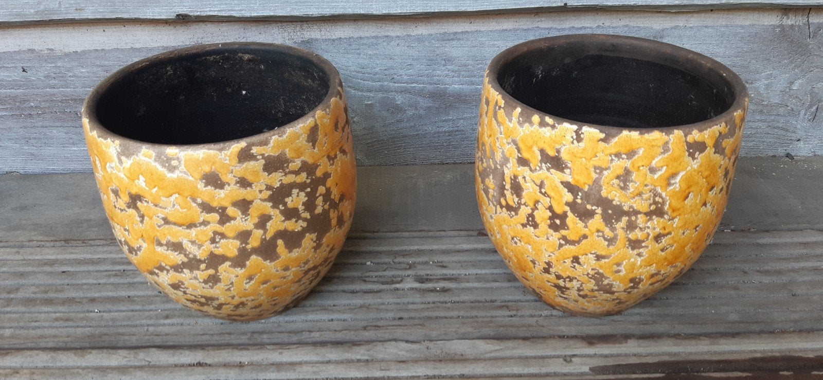 2 bloempotten oranje / bruin, Ophalen, Gebruikt, Rond, Binnen