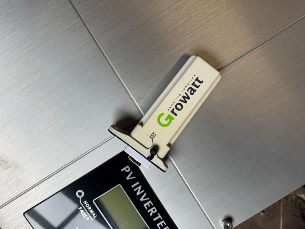 Growatt 7kW 3-fase omvormer voor zonnepanelen, Doe-het-zelf en Verbouw, Ophalen, Gebruikt