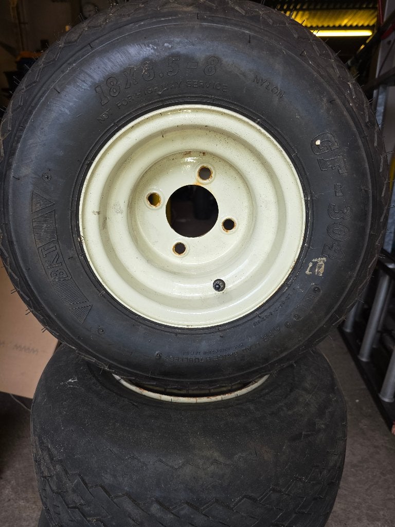 4X Golfkar Clubkar (18x8.5-8) Banden met wieldoppen, Ophalen