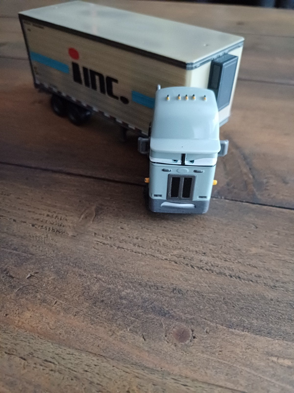 Te koop Disney Cars 'Chet Boxkaar' (zeldzaam), Ophalen of Verzenden, Gebruikt