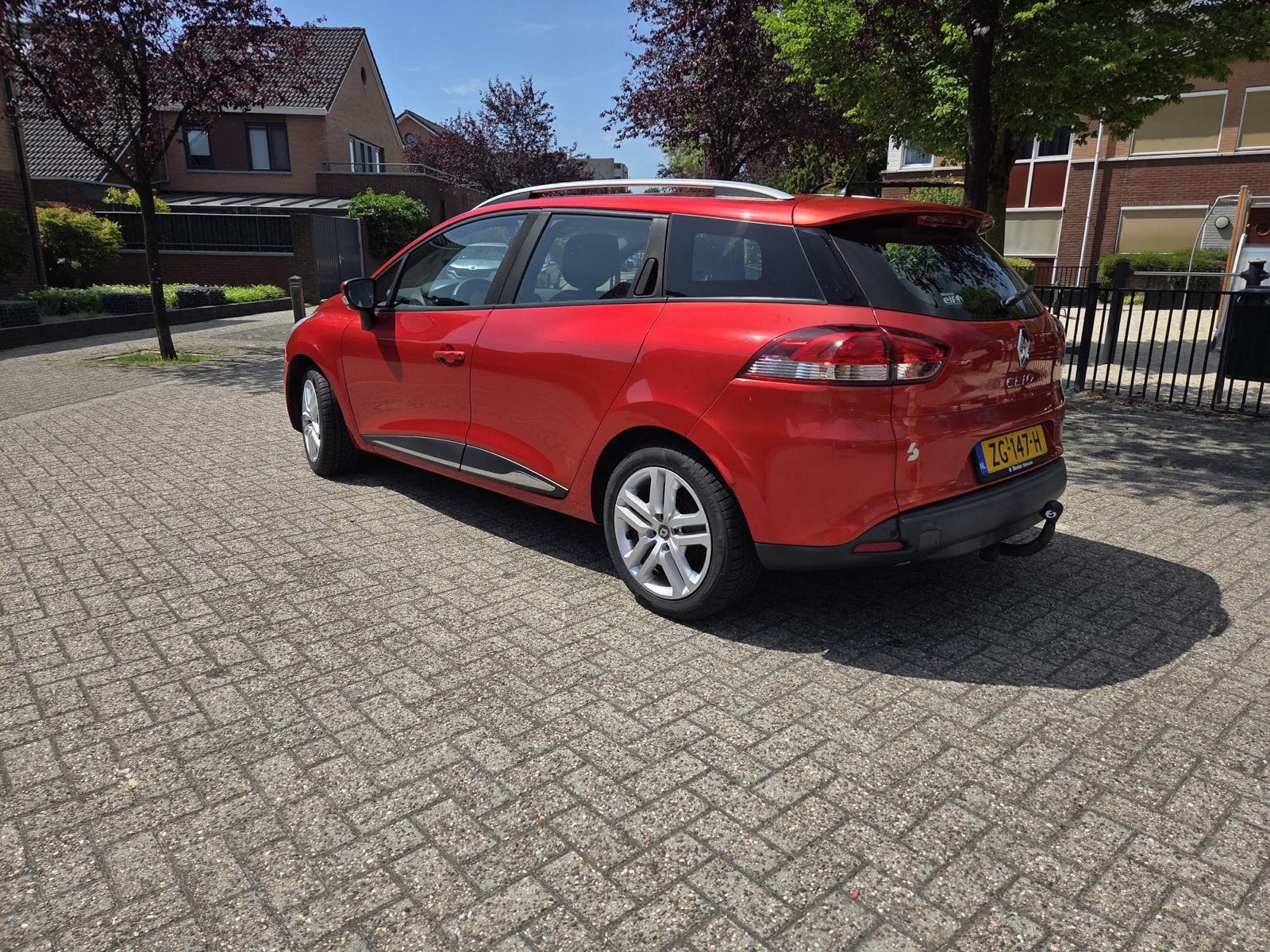 Renault Clio TCe 90pk 2019 Rood, Auto's, Renault, Voorwielaandrijving, 898 cc, Stof, Parkeersensor