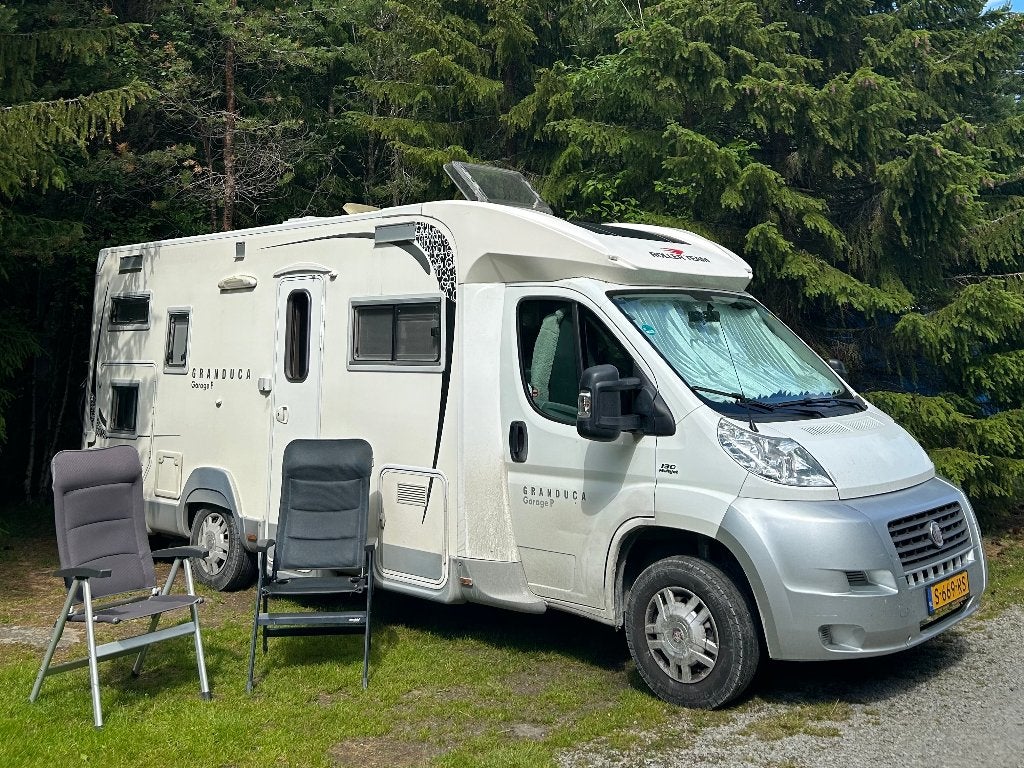 Camper | Roller Team Granduca Garage P uit 2012 | 77.600km, 4 stoelen, Leder en Stof, Wit, Diesel