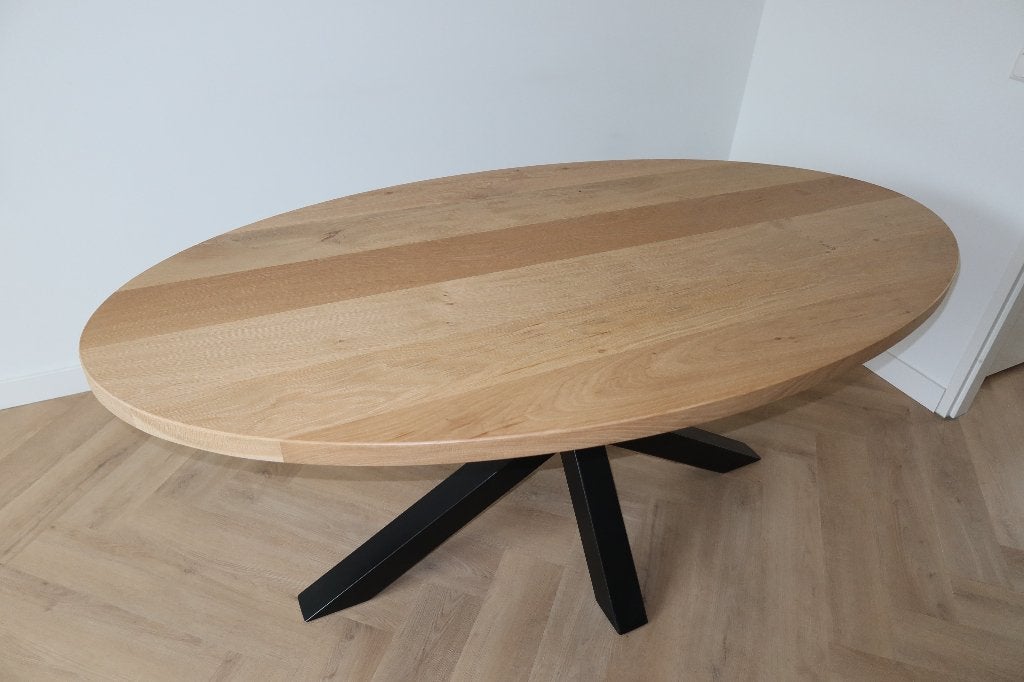 Foto 3 van Magna ovale eettafel 180x95 cm – massief hout – spinpoot