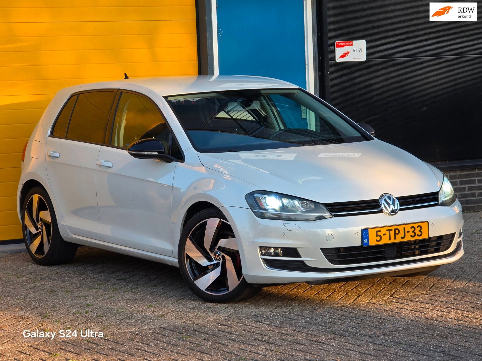 Volkswagen Golf 2.0 TDI Highline / Aut / Navi / Acc / Elek P, Auto's, Euro 5, Gebruikt, 680 kg, 4 cilinders