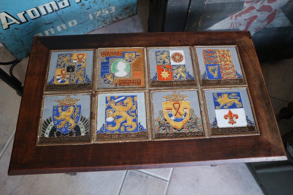 Bijzettafeltje met Cloisonné tegeltjes, Ophalen